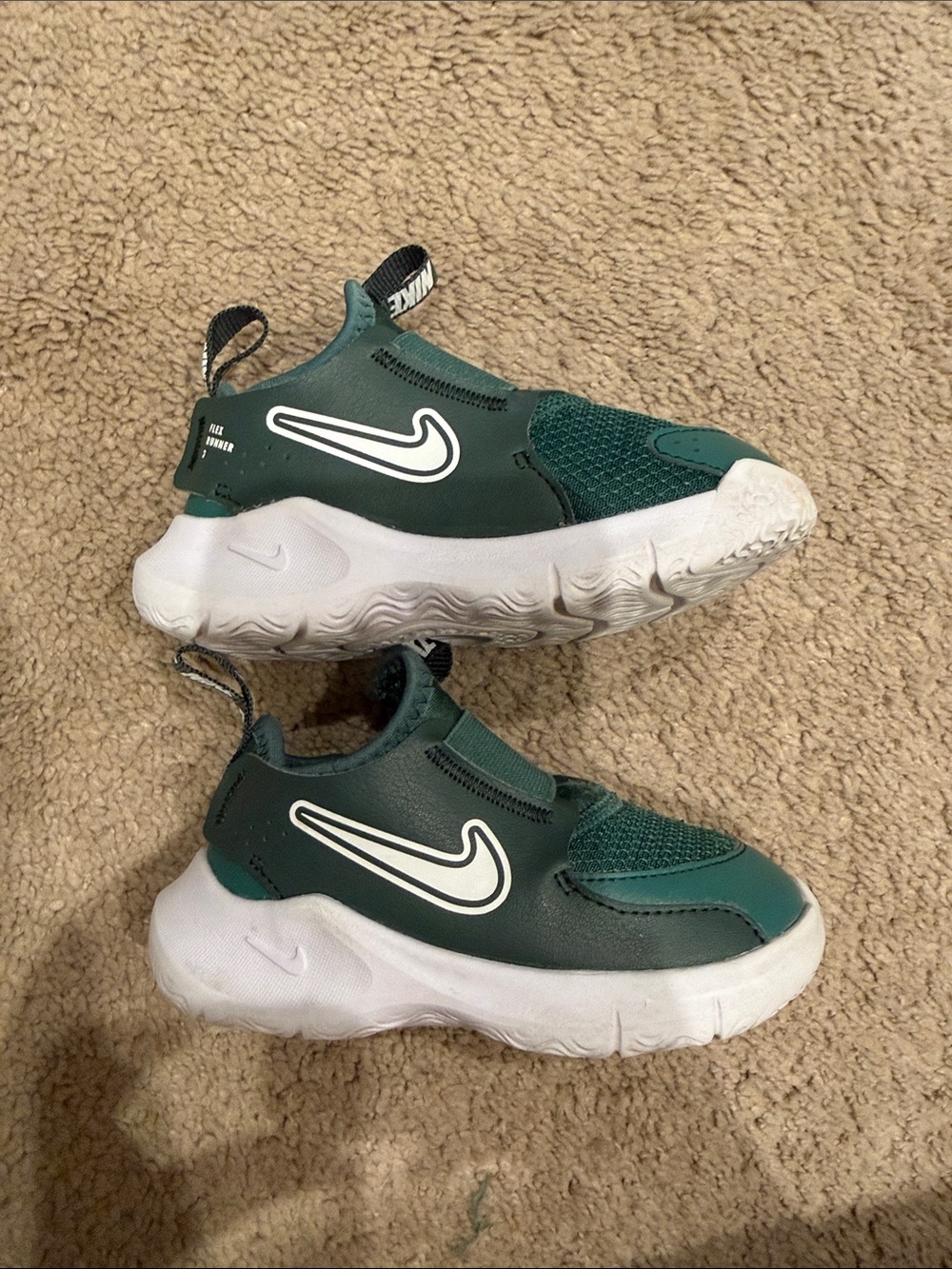 Nike Flex Runner Toddler Dark Green and White Slip-On Sneakers - 7C